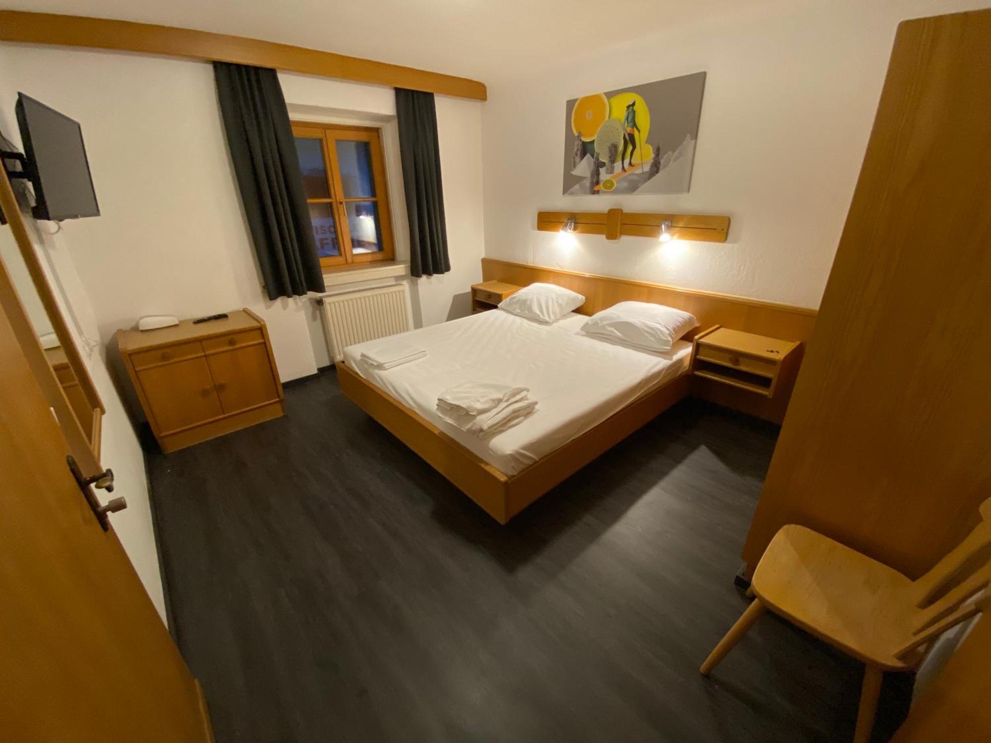 Twenty Seven City Hotel Zell am See Exteriör bild